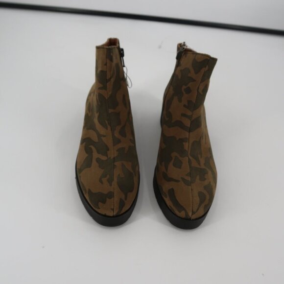 Lucky Brand Women's Camo Booties Side Zip Size 8 Waterproof Suede New with tags - Picture 7 of 10